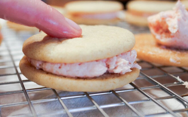 Strawberry Sugar Cookie Sandwich 