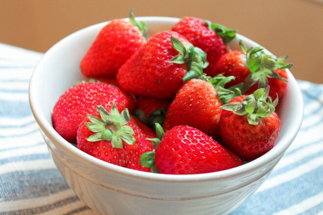 Strawberry Sugar Cookie Sandwich 