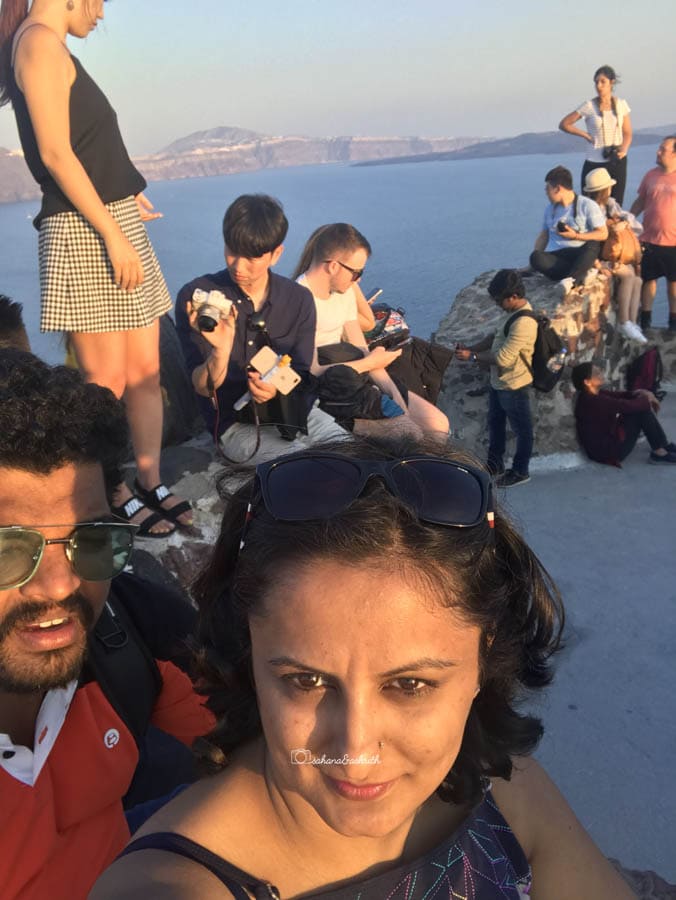 annoying tourists at Oia