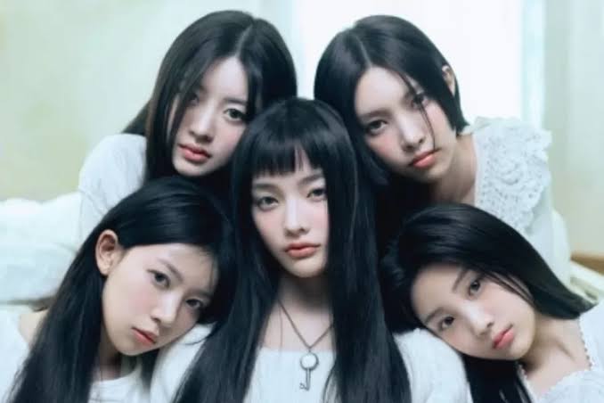 “I’LL LIKE YOU” Antar ILLIT ke Billboard 200 dan Rekor Baru di Artist 100