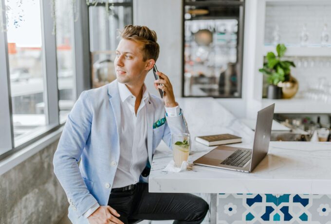 ソリューション営業とは？向いている人や必要なスキル・仕事の流れを解説