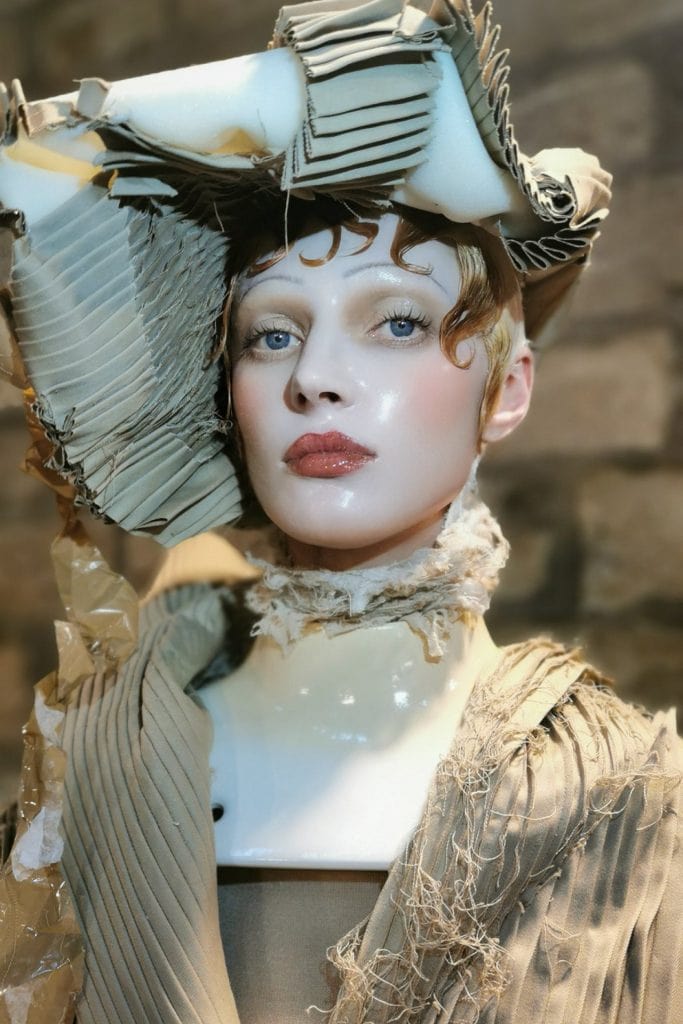 Pat McGrath Rilis Glass Skin Mask untuk Glowing Seperti Kaca!