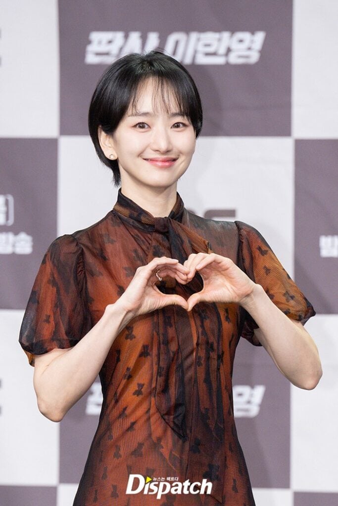Drama ‘Judge Lee Han Young’ Resmi Tayang! Won Jin Ah Curi Perhatian dengan Rambut Pendeknya