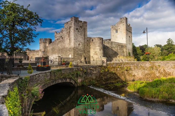 Things to do in Cahir Tipperary Ireland. Photo of Cahir Castle.