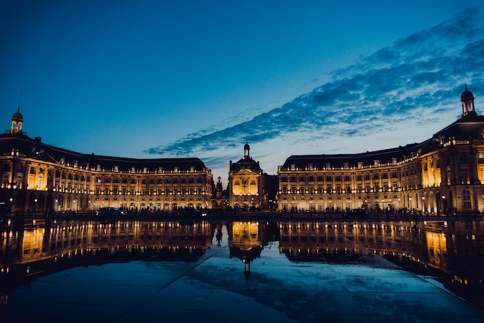 Bordeaux travel tips - the palace at night