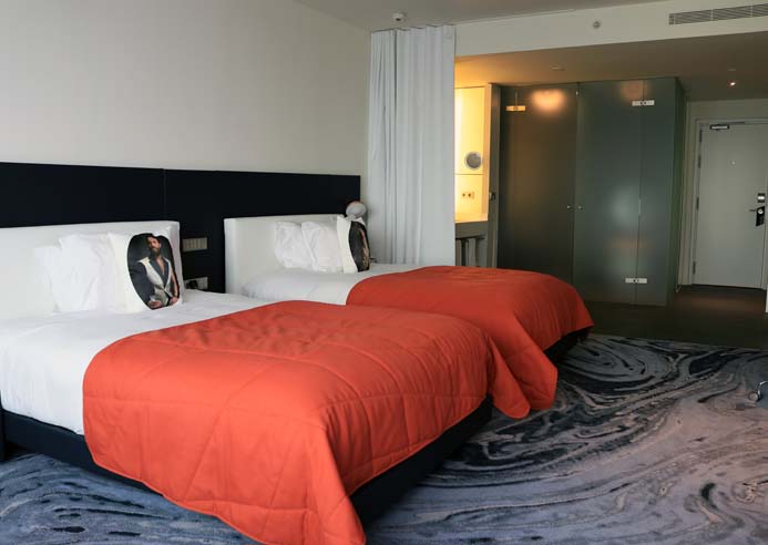 W Hotel Barcelona review the wonderful sky twin bedroom