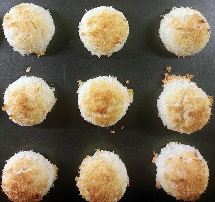 Lime and coconut macaroons recipe