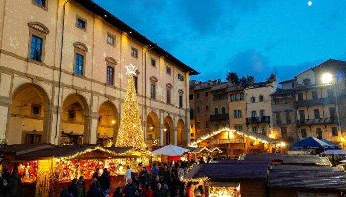 Roma, torna l’Espresso Natale: in treno ai mercatini di Arezzo Roma, torna l’Espresso Natale: in treno ai mercatini di Arezzo