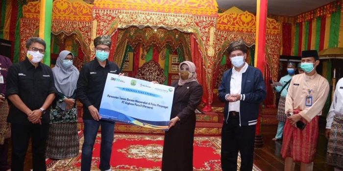 Penyerahan bantuan Secara Simbolis