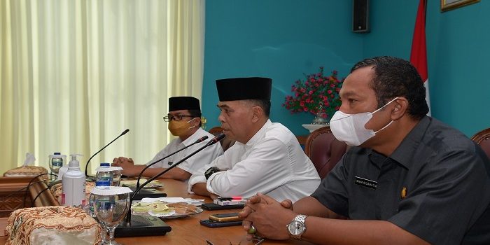 Wan Siswandi saat menyampaikan beberapa hal terkait persiapan hingga pelaksanaan rangkaian kegiatan HUT RI Ke 76