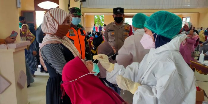 Suasana Rapid tes dan antigen guru