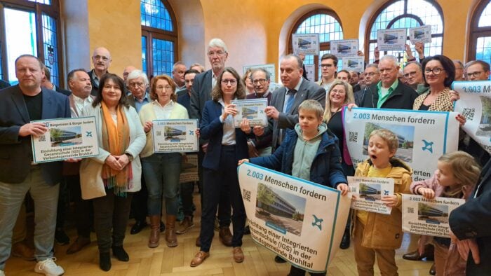 Petitionsübergabe IGS Brohltal | Kreisverwaltung Ahrweiler Petitionsübergabe Integrierte Gesamtschule Brohltal 27. März 2026