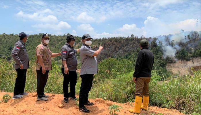 Ketua Komisi III DPRD Kepri, WIdiastadi Bersama Rombongan Saat Dilokasi