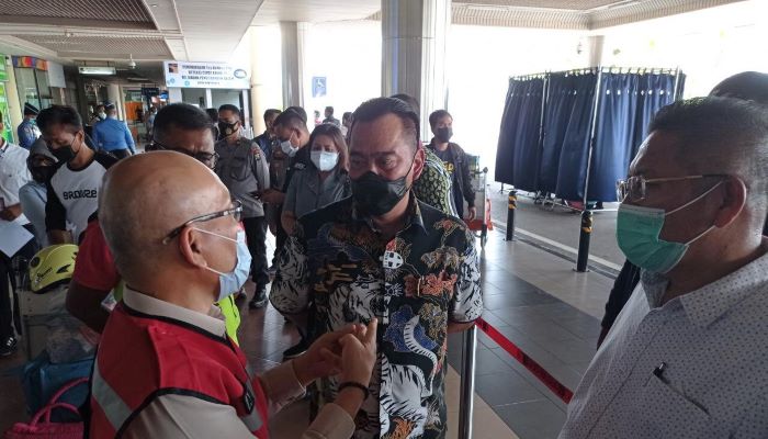 Ketua Komisi III DPRD Kepri, Widiastadi Nugroho Saat Sidak di Bandara Hang Nadim Batam