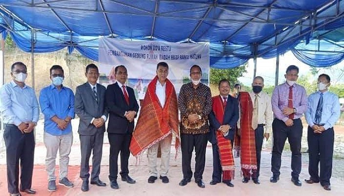 Foto Bersama Usai Peletakkan Batu Pertama Pembangunan Gereja HKBP Natuna