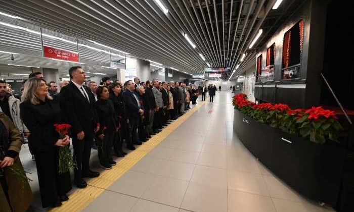 Saatler 09.05’i gösterdiğinde İstanbul’da hayat durdu