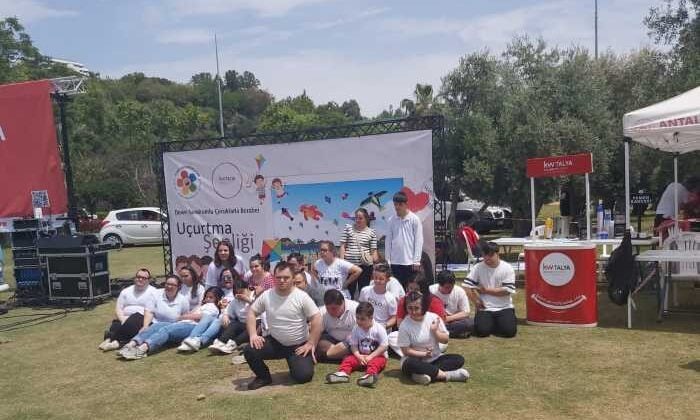 Müziğin ruhu ve rüzgarda dans eden uçurtmalar eşliğinde engelsiz kardeşlerimize istihdam çağrısı yapıldı