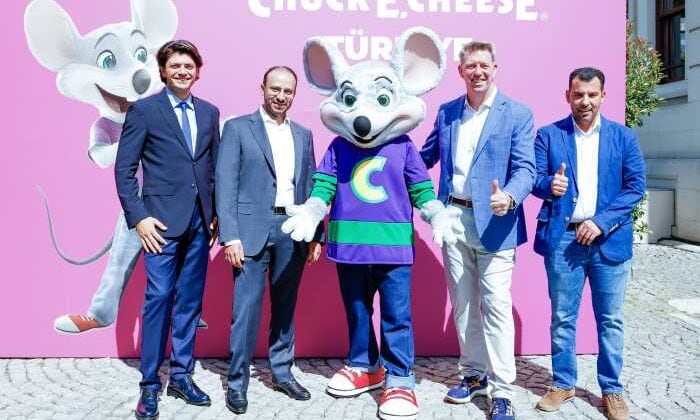Küresel eğlence markası Chuck E. Cheese Türkiye pazarına giriyor