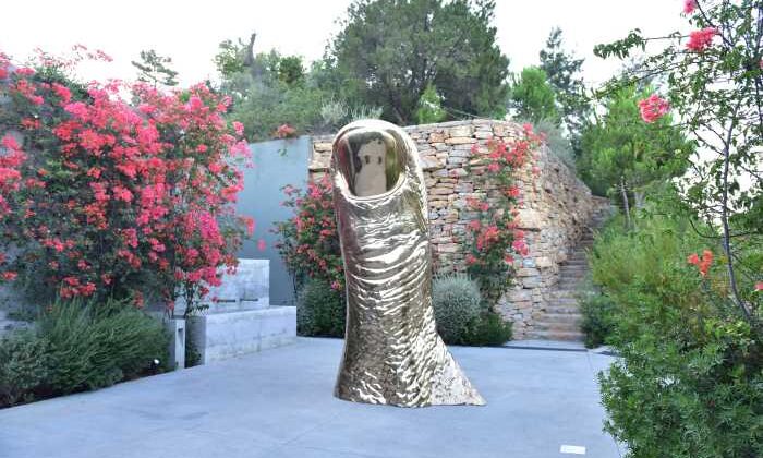 Dünyaca ünlü sanat galerisi Almine Rech’in ‘I Was Here’ sergisinin açılışı Bodrum Loft’da sanatseverleri buluşturdu