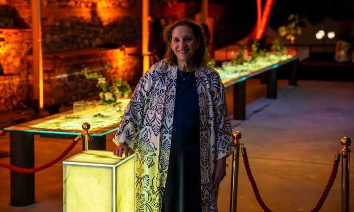 Kalebodur’un Translucent yüzey teknolojisi, Artweeks Istanbul “Collectors” Edisyonununda ışığı sanatla buluşturdu