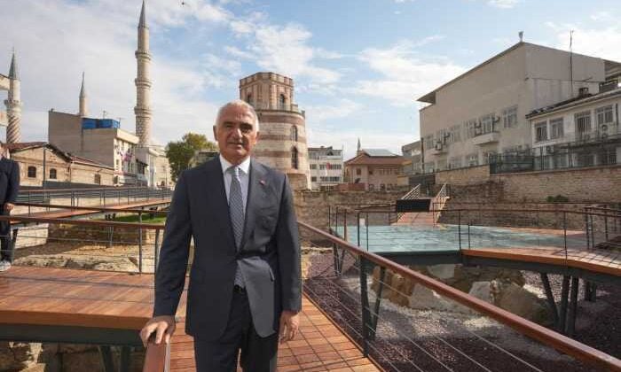 Bakan Ersoy, Edirne’nin tarihe açılan kulesini inceledi