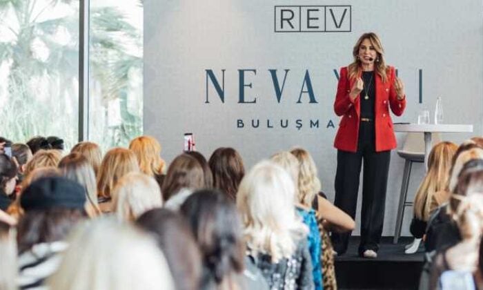 ‘REV Yalı Buluşmaları’nda Hande Kazanova 2026 öngörülerini paylaştı