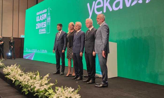 Bakan Uraloğlu Sürdürülebilir Ulaşım Zirvesi’nde konuştu