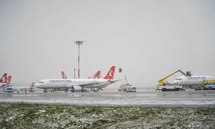İGA İstanbul Havalimanı: Pistteki kar miktarı ‘anlık’ takip ediliyor