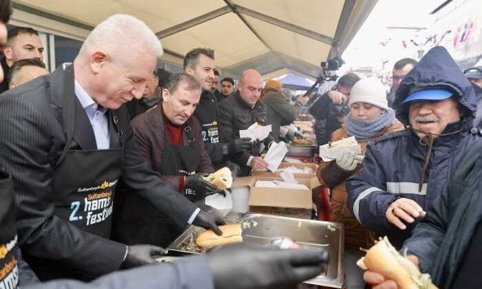 Soğuk rekor kırdı, eğlence zirve yaptı! Eksi derecede Hamsi ve Horon Festivali
