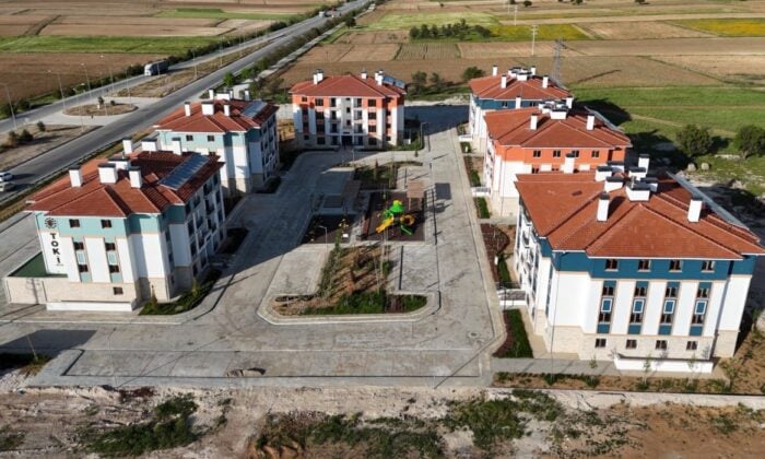 Afyonkarahisar Evciler’de 216 sosyal konutun teslimatı başladı