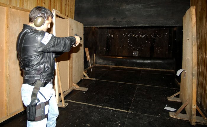 Стрелба с пистолет