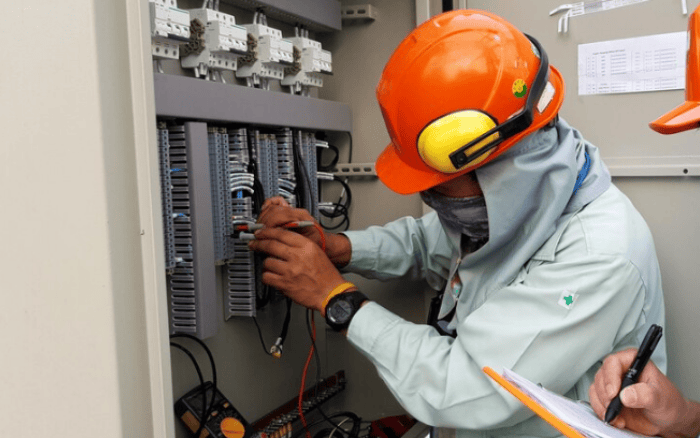 ELECTRICISTA PERU
