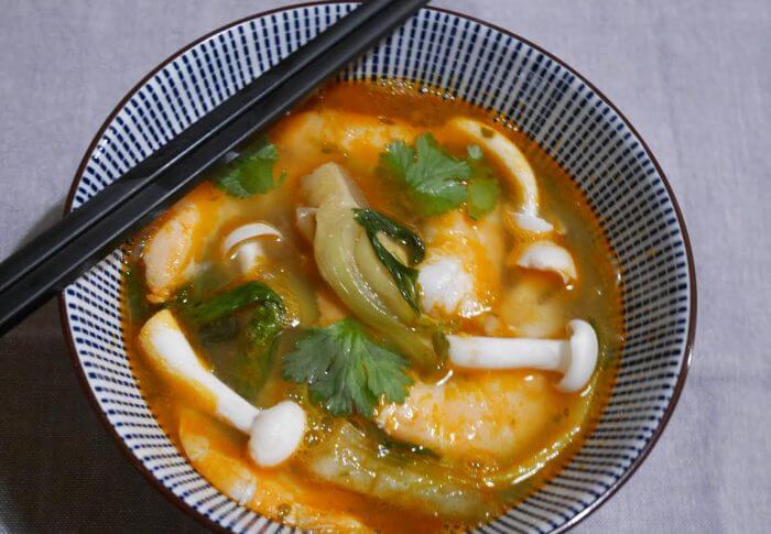 Soupe asiatique aux pad choï et aux crevettes