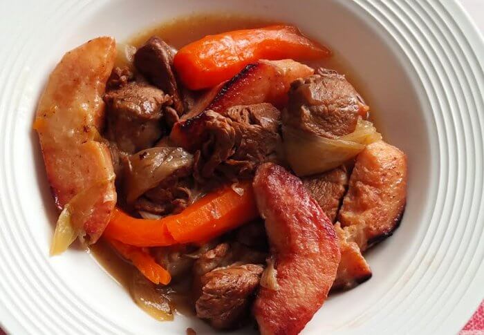 Tajine d&rsquo;épaule d&rsquo;agneau aux coings