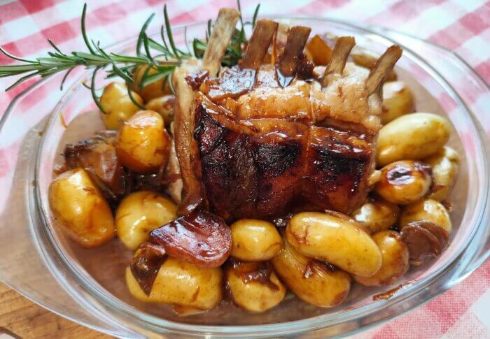 Carré d&rsquo;agneau aux pommes de terre
