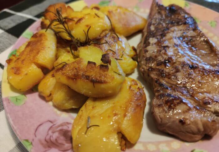 Pommes de terre tapées au romarin