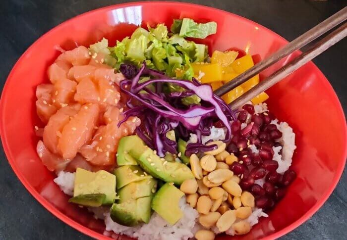 Poké bowl au saumon