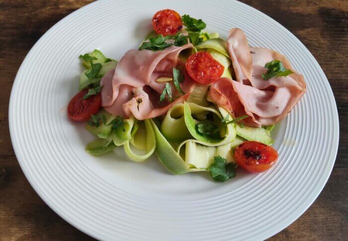 Courgettes crues en salade