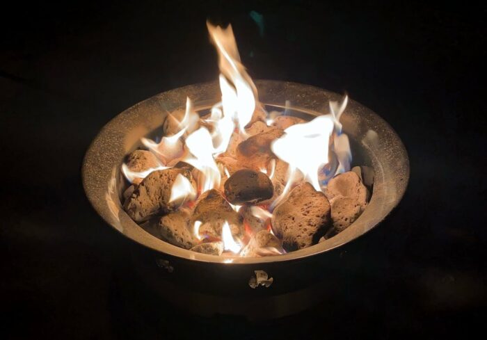 portable propane fire pit flame with lava rocks