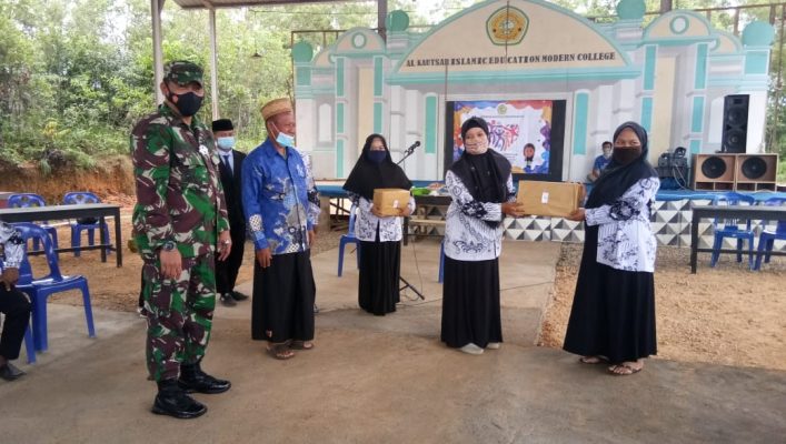 Dandim 0315/Bintan saat di Ponpes Modern Al-Kautsar