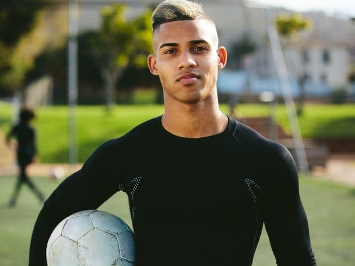 Athletic Soccer Player ○ Play Soccer Without Getting Tired (Great Tips) Athletic Soccer Player