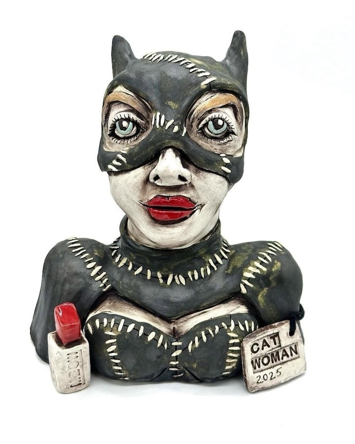 Amy Row - Figurative Sculpture - 1