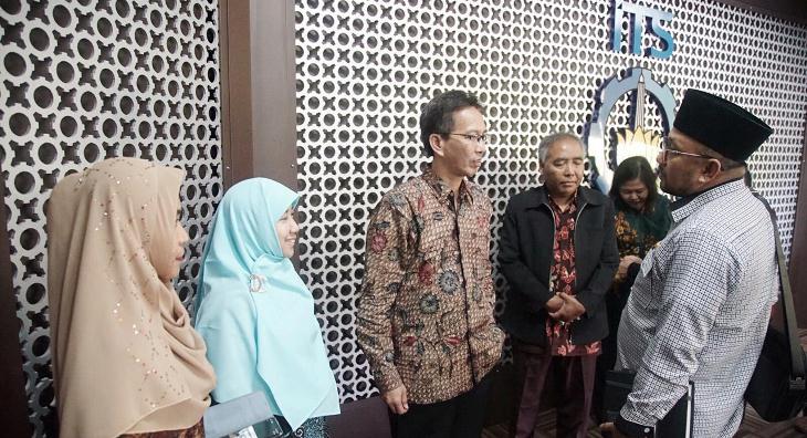 Anggota Komisi III DPRD Kepri, Lis Darmansyah Saat Berbincang di ITS Surabaya