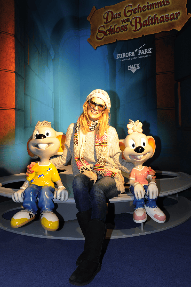 Foto: Europa-Park, Monica Ivancan fiebert dem 4D-Erlebnis entgegen