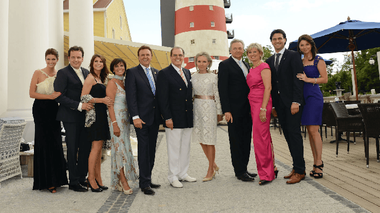 Foto: Europa-Park, Sir Roger Moore mit Ehefrau Kristina Tholstrup und der Familie Mack