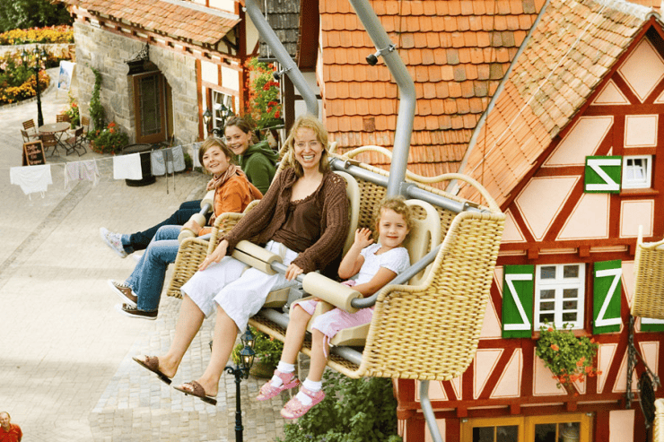 Foto: Erlebnispark Tripsdrill, Im Bau: Das Gaudi-Viertel in der Dorfstraße