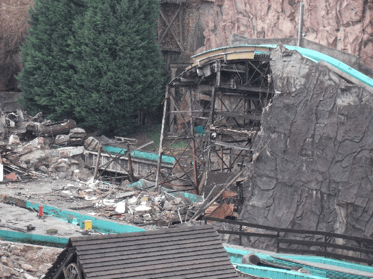 Foto: Ricky Lesslich, Abriss der beiden Wildwasserbahnen