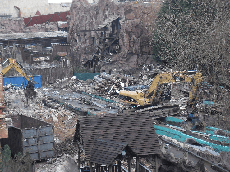 Foto: Ricky Lesslich, Abriss der beiden Wildwasserbahnen