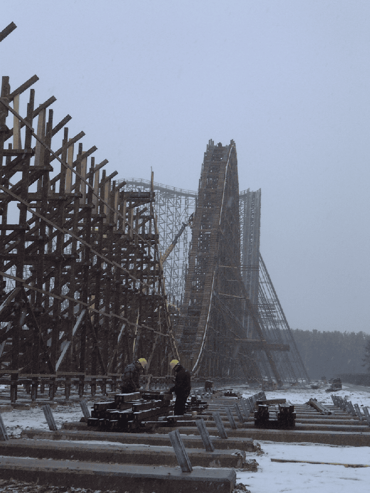 Foto: Heide Park, Abbau der Holzachterbahn Colossos