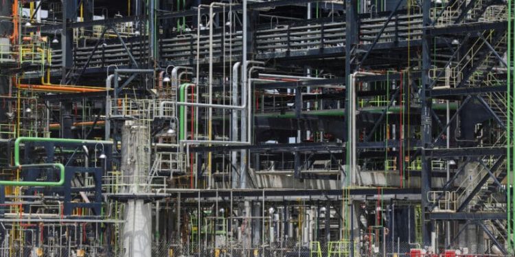 FILE PHOTO: A view of the newly-commissioned Dangote Petroleum refinery in Ibeju-Lekki, Lagos, Nigeria May 22, 2023. REUTERS/Temilade Adelaja/File Photo